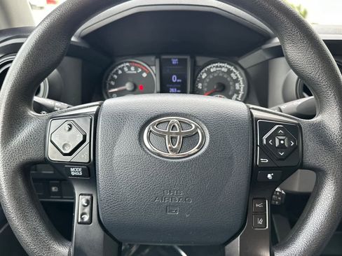 Used 2020 Toyota Tacoma SR image 22