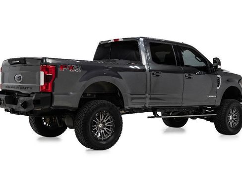 Used 2019 Ford F250 Lariat w/ Lariat Ultimate Package AWD/4WD image 3