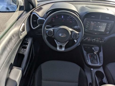 Used 2020 Kia Soul LX FWD image 14