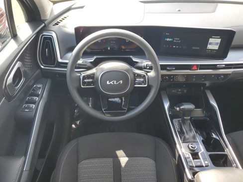 Used 2024 Kia Sorento LX image 19