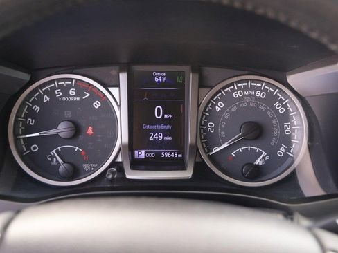 Used 2021 Toyota Tacoma SR5 AWD/4WD image 13