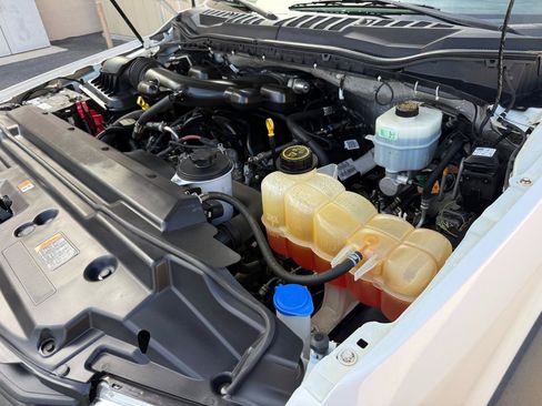Used 2018 Ford F550 2WD Regular Cab Super Duty image 12