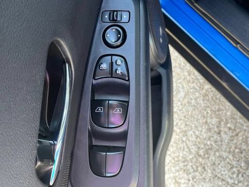 Used 2022 Nissan Kicks SV FWD image 5