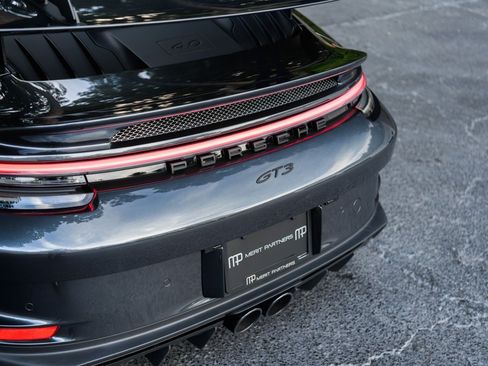 Used 2022 Porsche 911 GT3 RWD image 9