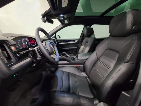 New 2026 Porsche Cayenne image 15