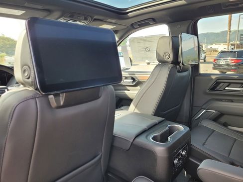 New 2026 GMC Yukon XL Denali w/ Denali Reserve Package image 13