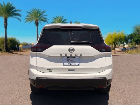 Used 2024 Nissan Rogue S FWD image 4