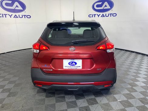 Used 2018 Nissan Kicks SR FWD image 3