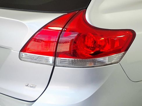 Used 2012 Toyota Venza LE w/ LE Convenience Pkg FWD image 7