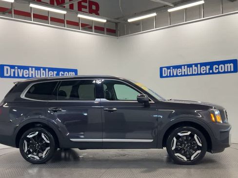 Used 2025 Kia Telluride S FWD image 3
