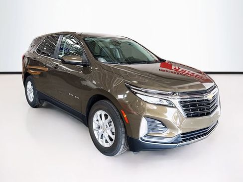 Used 2024 Chevrolet Equinox LT image 3