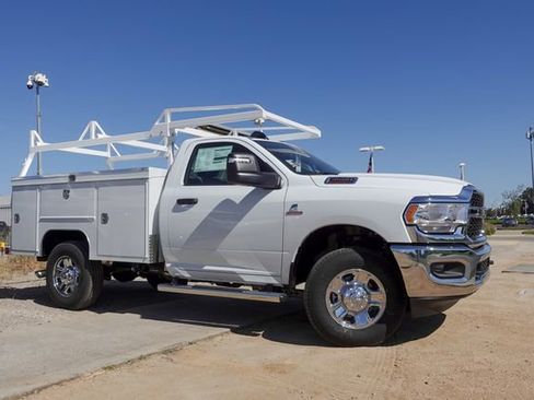 New 2024 RAM 3500 Tradesman w/ Chrome Appearance Group image 5