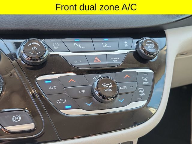 Certified 2024 Chrysler Pacifica Touring-L FWD image 16