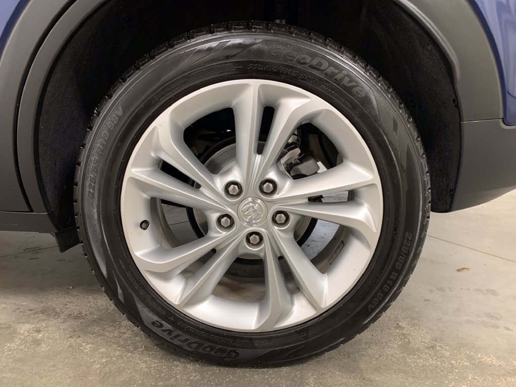 Used 2022 Buick Encore GX Preferred w/ Cold Weather Comfort Package FWD image 5