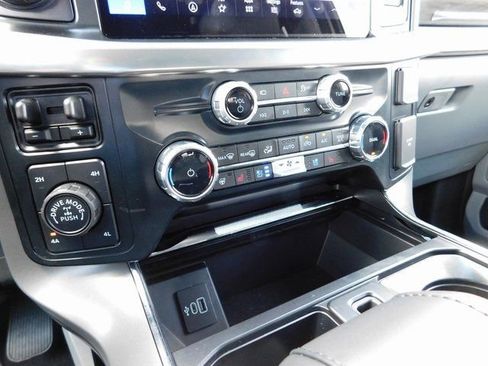 Used 2025 Ford F150 Lariat w/ Equipment Group 501A Mid image 28