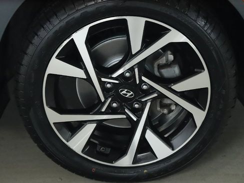 Used 2022 Hyundai Kona Limited w/ Cargo Package image 10