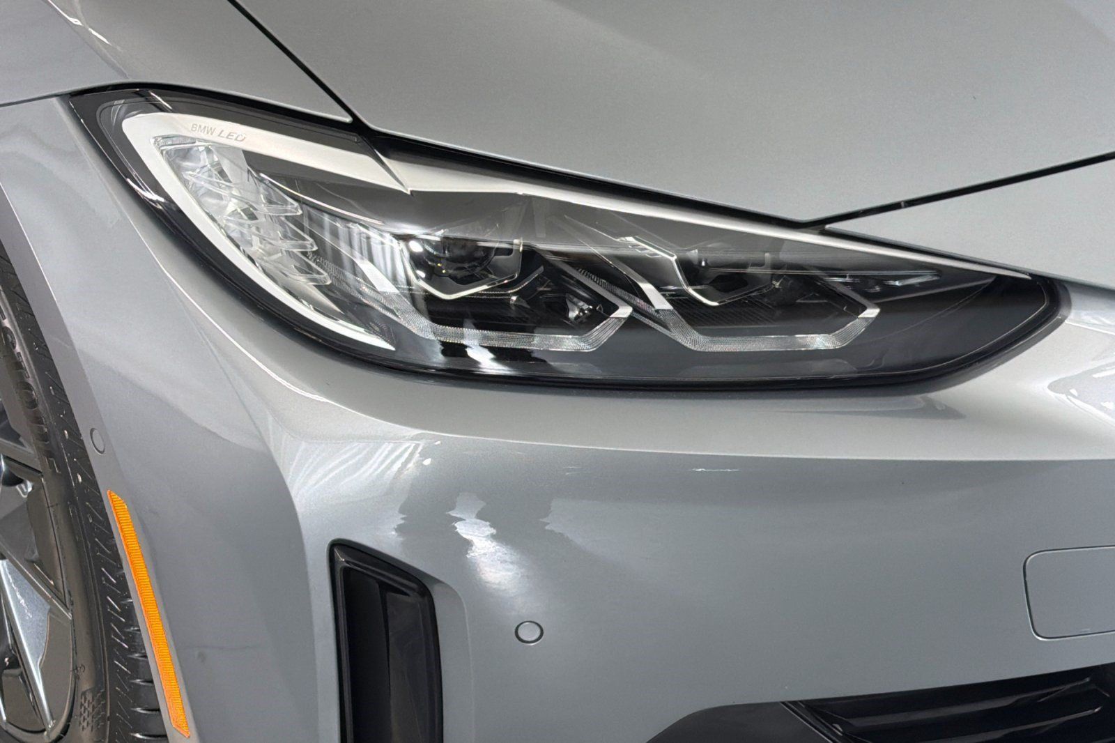Used 2023 BMW i4 eDrive40 w/ Premium Package RWD image 11