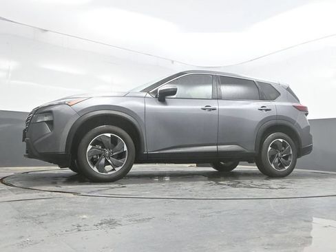 Used 2024 Nissan Rogue SV AWD/4WD image 39