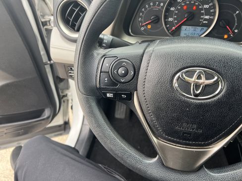 Used 2015 Toyota RAV4 LE image 12