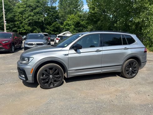 Used 2021 Volkswagen Tiguan SE R-Line AWD/4WD image 4