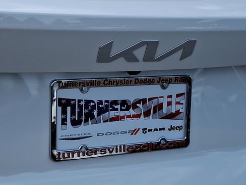 Used 2023 Kia Sorento EX image 16