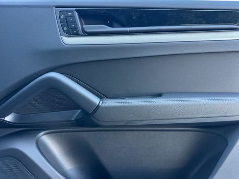 Certified 2025 Porsche Cayenne Coupe AWD/4WD image 19