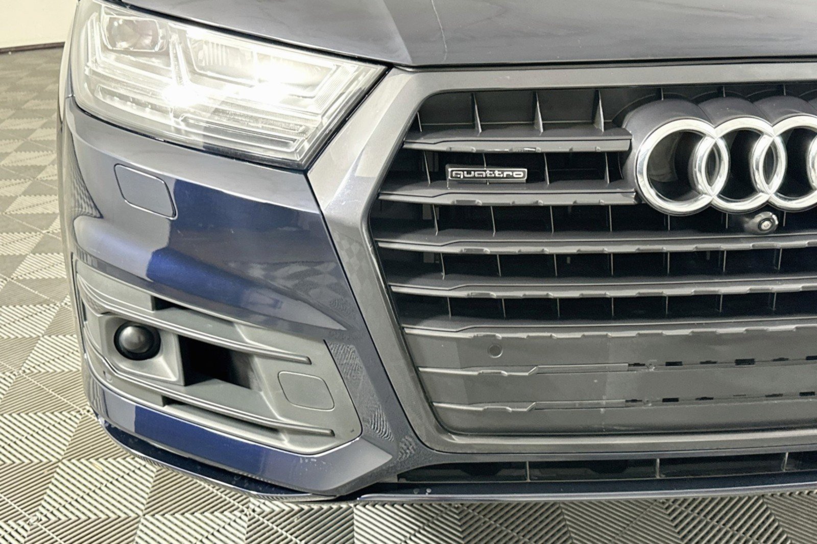 Used 2018 Audi Q7 3.0T Prestige w/ Prestige Package AWD/4WD image 17