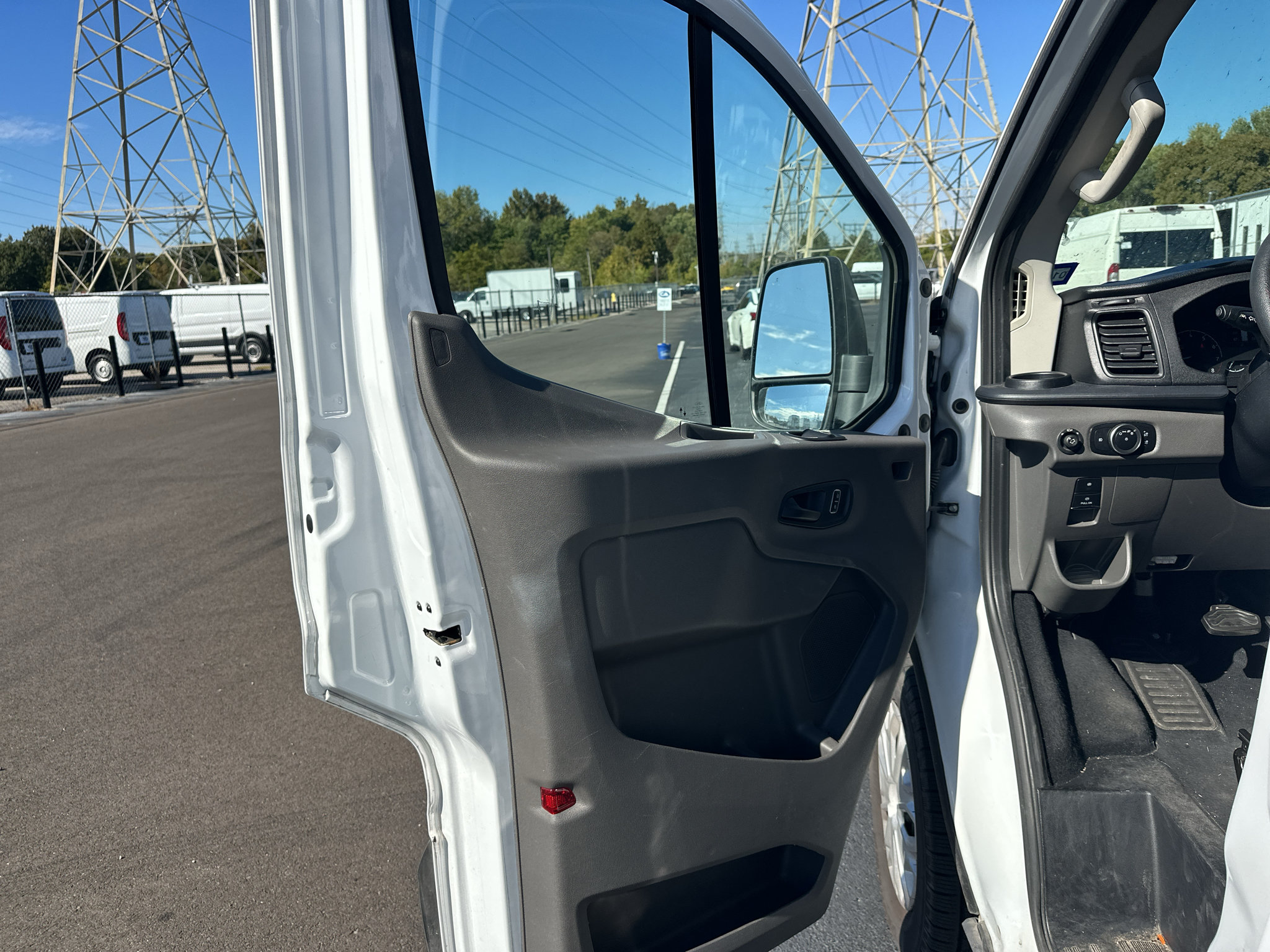 Used 2023 Ford Transit 350 XLT RWD image 15