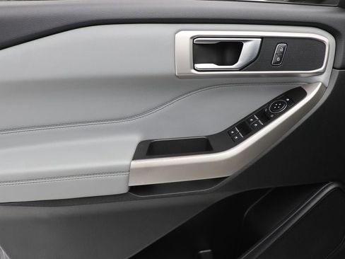 Used 2023 Ford Explorer XLT w/ Equipment Group 202A image 15