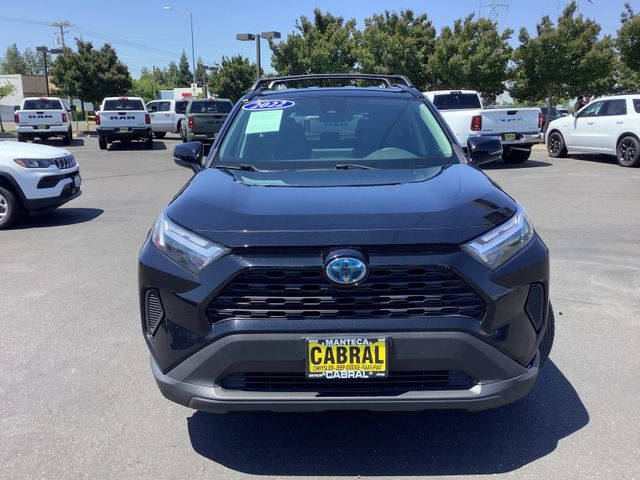 Used 2022 Toyota RAV4 XLE AWD/4WD image 4