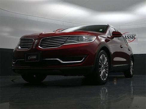 Used 2018 Lincoln MKX Reserve w/ Lincoln MKX Climate Package image 25