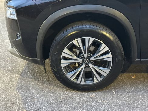 Used 2023 Nissan Rogue SV image 11