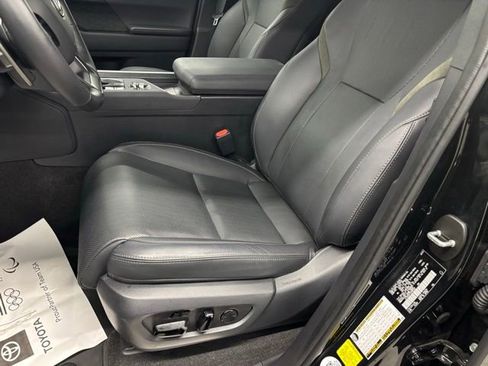 Used 2025 Lexus GX 550 AWD/4WD image 19
