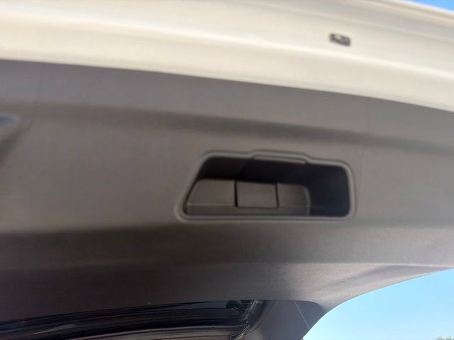 Used 2025 Chevrolet Suburban High Country AWD/4WD image 29