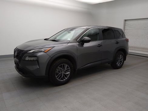Used 2021 Nissan Rogue S image 2