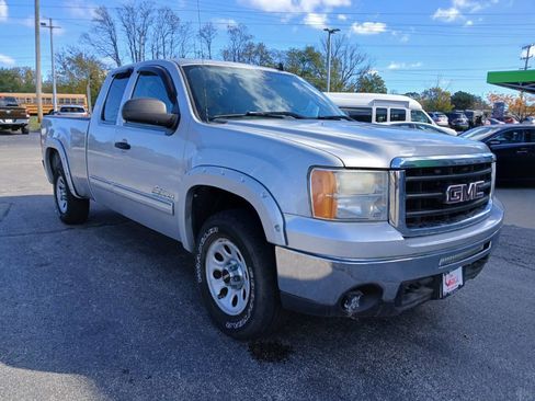 Used 2010 GMC Sierra 1500 SL image 3