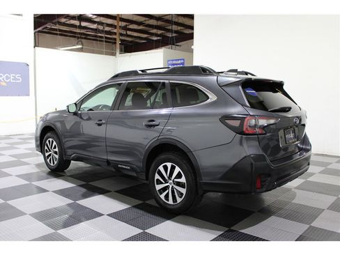 Used 2022 Subaru Outback Premium image 6
