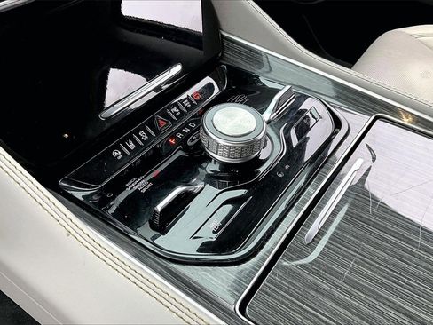 Used 2022 Jeep Wagoneer Series III image 31