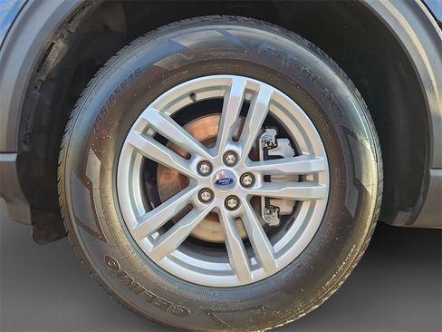 Used 2023 Ford Explorer XLT w/ Equipment Group 202A image 15