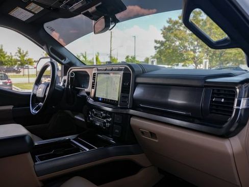 Used 2023 Ford F250 Lariat w/ Chrome Package image 32