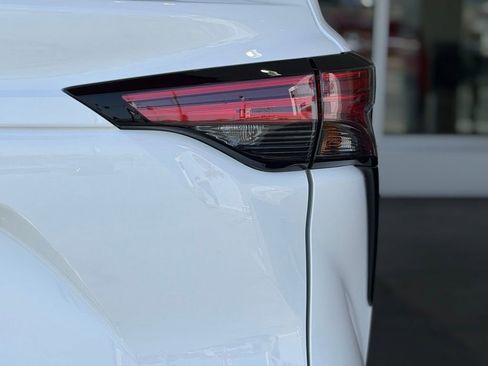 New 2026 Toyota Sienna XSE FWD image 12