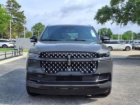 New 2026 Lincoln Navigator L Black Label AWD/4WD image 3