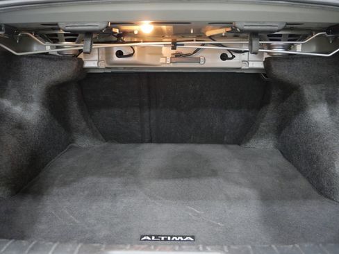 Used 2024 Nissan Altima 2.5 SV FWD image 24