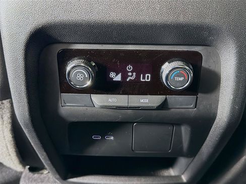 Used 2024 Chevrolet Traverse LS w/ Midnight/Sport Edition FWD image 29