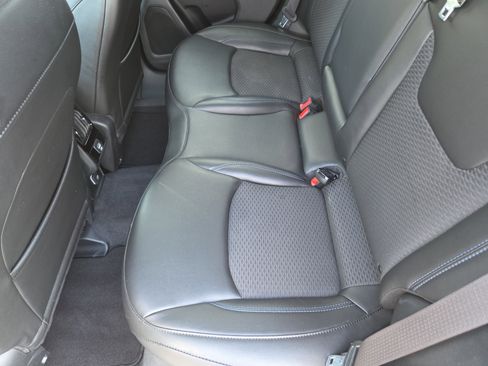 Certified 2022 Jeep Compass Latitude AWD/4WD image 22