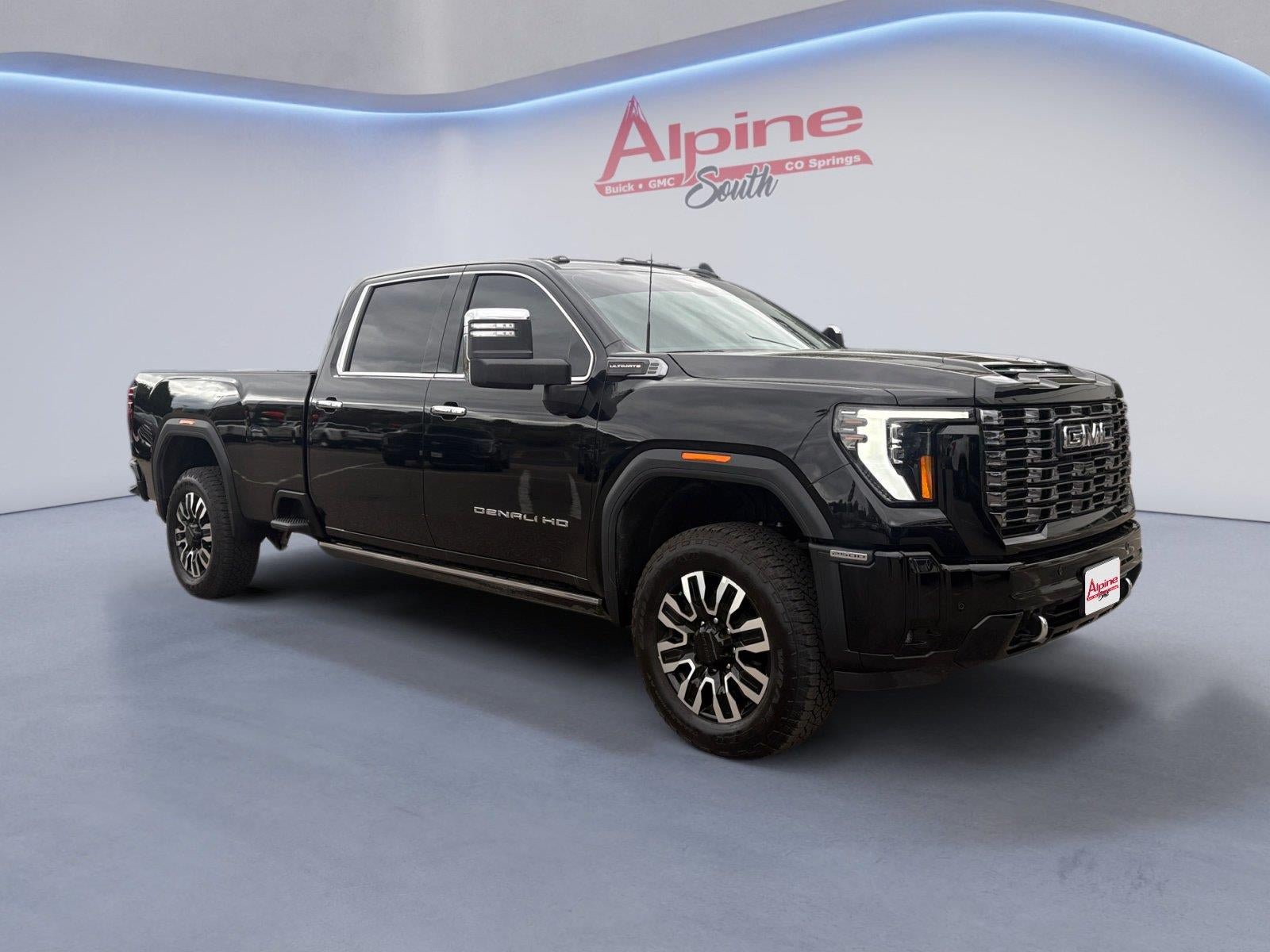 Used 2026 GMC Sierra 2500 Denali Ultimate w/ LPO, Black Badging Package AWD/4WD image 7