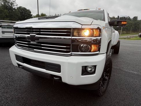 Used 2017 Chevrolet Silverado 3500 High Country w/ Duramax Plus Package AWD/4WD image 5