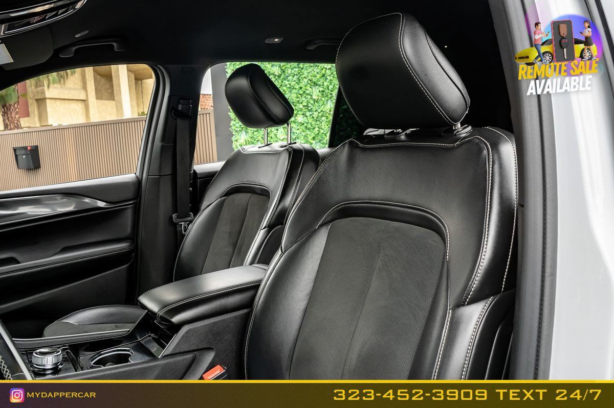 Used 2021 Jeep Grand Cherokee L Laredo RWD image 11