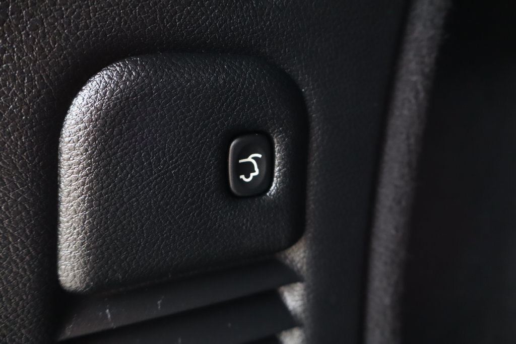 Used 2019 Dodge Durango R/T w/ Blacktop Package AWD/4WD image 12