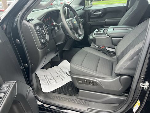 Used 2023 Chevrolet Silverado 1500 Custom AWD/4WD image 16